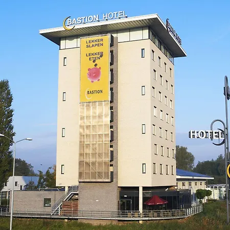多德雷赫特/帕彭德雷赫特堡垒酒店